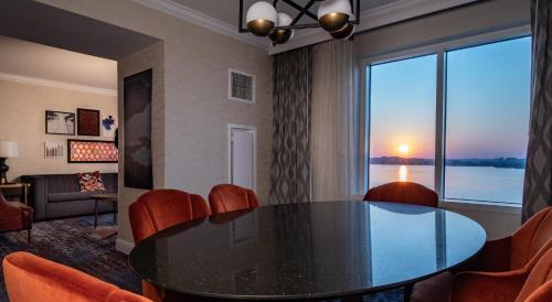 River View, 1 Bedroom Suite, 1 King