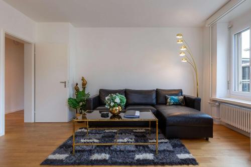 Two-Bedroom Deluxe Apartment image 4