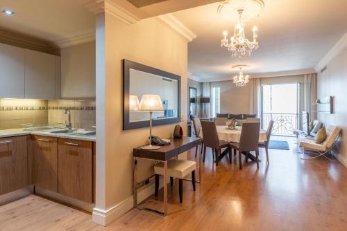 Cape Royale Luxury Apartments by Stay In Luxury