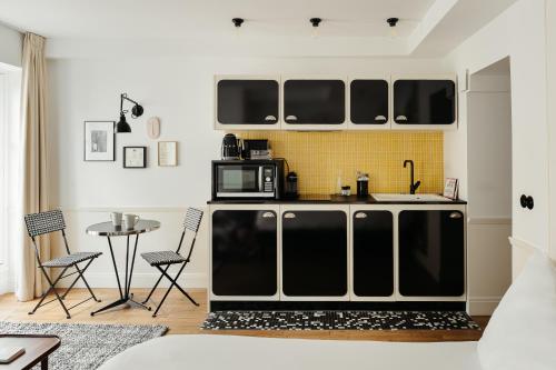 My Maison In Paris - Louvre - image 4