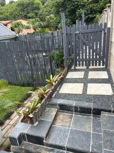 Flat on 8 Lindsay, Ballito (photo 5)