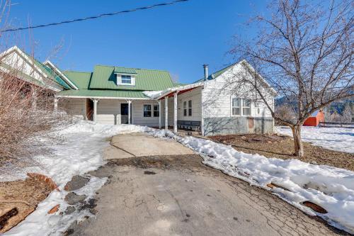 Fish, Hike & More: Garden Valley Family Home in Crouch