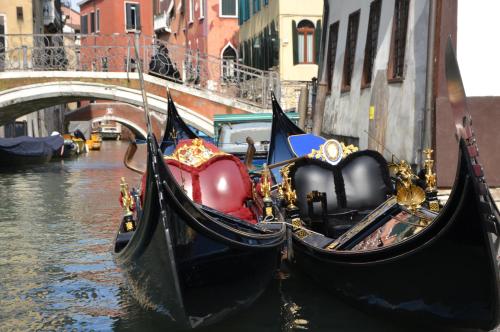 Charming Venice Apartments - image 13