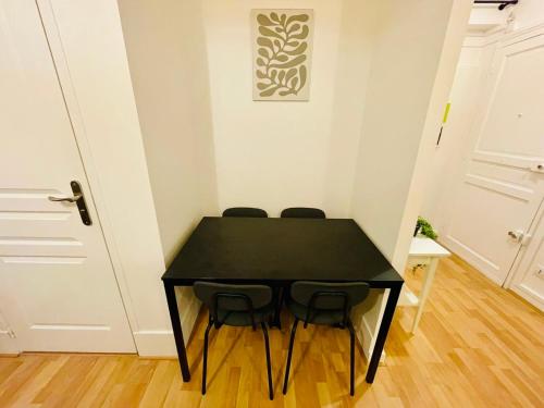 One-Bedroom Apartment image 10