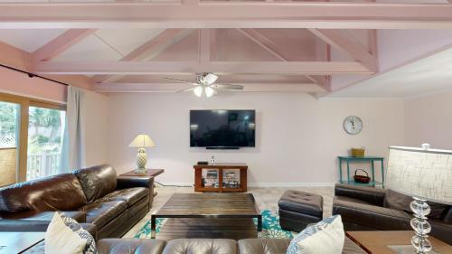 526 Queens Grant - image 2