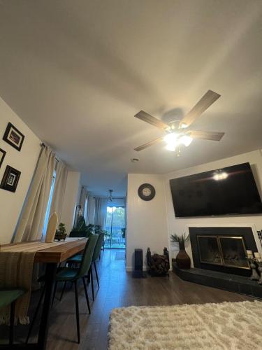 Lovely 2BR Condo near UNCW Beach
