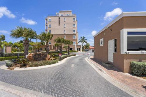 Eagle Beach - Diamond Garden 2BR condo - LV104