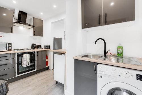 Beautiful House - Free Parking - 5 mins to centre near Liverpool Fried Chicken