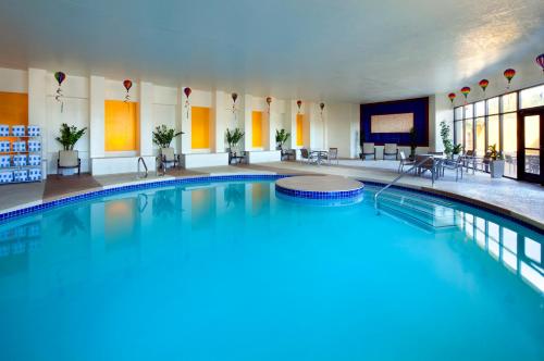 Sheraton Albuquerque Uptown - image 8
