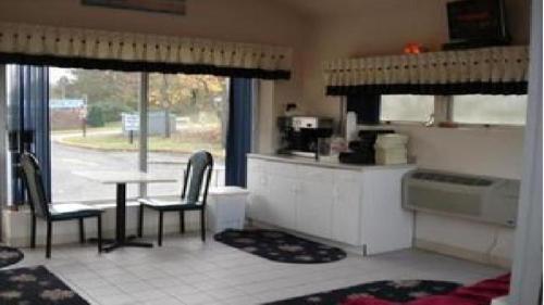 Tides Inn at Stehli Beach