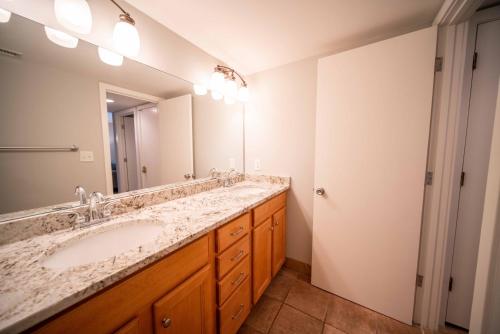 New Finishing Touches Added ! Walk to The Salty Dog South Beach Sleeps 4 Sea Pines New Finishing Touches Added ! Walk to The Salty Dog South Beach Sleeps 4 Sea Pines