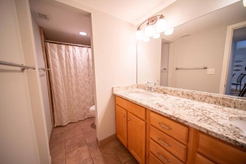 New Finishing Touches Added ! Walk to The Salty Dog South Beach Sleeps 4 Sea Pines New Finishing Touches Added ! Walk to The Salty Dog South Beach Sleeps 4 Sea Pines