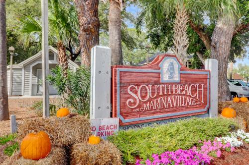 New Finishing Touches Added ! Walk to The Salty Dog South Beach Sleeps 4 Sea Pines New Finishing Touches Added ! Walk to The Salty Dog South Beach Sleeps 4 Sea Pines