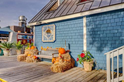 New Finishing Touches Added ! Walk to The Salty Dog South Beach Sleeps 4 Sea Pines New Finishing Touches Added ! Walk to The Salty Dog South Beach Sleeps 4 Sea Pines