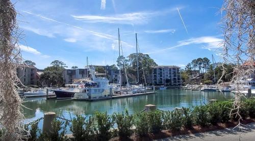 New Finishing Touches Added ! Walk to The Salty Dog South Beach Sleeps 4 Sea Pines New Finishing Touches Added ! Walk to The Salty Dog South Beach Sleeps 4 Sea Pines