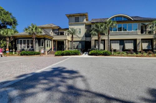 New Finishing Touches Added ! Walk to The Salty Dog South Beach Sleeps 4 Sea Pines New Finishing Touches Added ! Walk to The Salty Dog South Beach Sleeps 4 Sea Pines