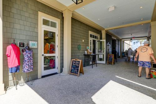 New Finishing Touches Added ! Walk to The Salty Dog South Beach Sleeps 4 Sea Pines New Finishing Touches Added ! Walk to The Salty Dog South Beach Sleeps 4 Sea Pines