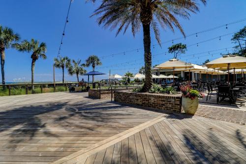 New Finishing Touches Added ! Walk to The Salty Dog South Beach Sleeps 4 Sea Pines New Finishing Touches Added ! Walk to The Salty Dog South Beach Sleeps 4 Sea Pines