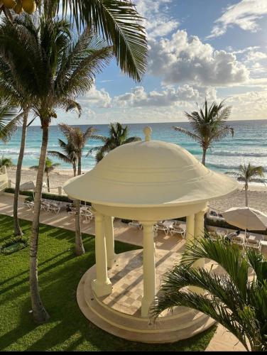 Suite with Sea View image 10