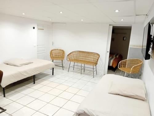 Sous-sol aménagé tout équipé avec jardin & parking