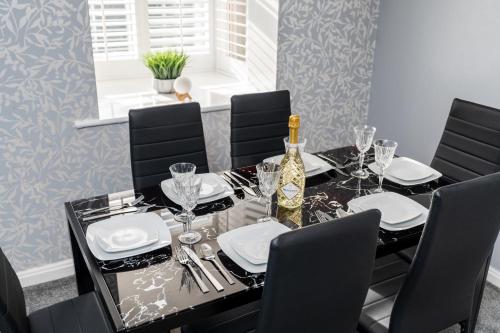 Cozy 2 Bed Apartment - Unlimited Wi-Fi - Free Parking - Sleeps 6 - By Old Trafford, Манчестер (фото 6)