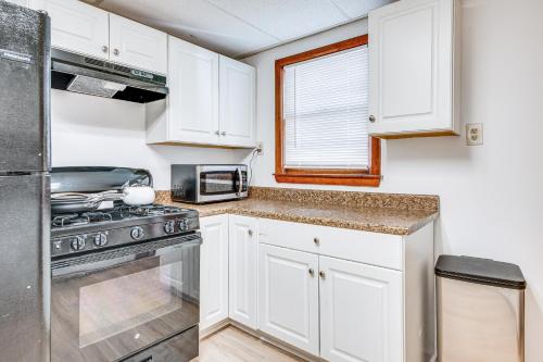 Walkable Nashua Apartment - Close to Hospitals! in Nashua, USA