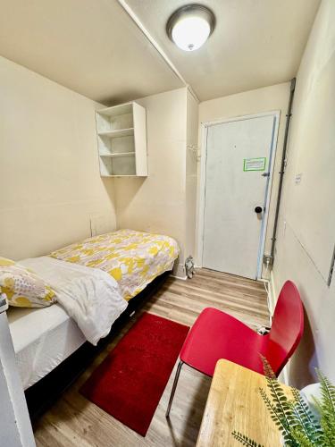 Tiny Private Room at the Upper Level of a Big House with Shared Bathroom, Seattle (zdjęcie 6)