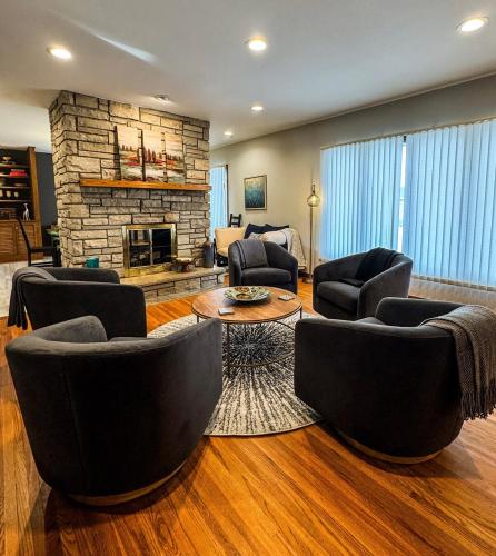 MI CASA- 4 Bd- Mega Playground in Willmar