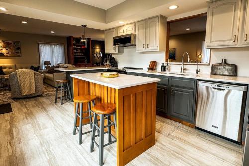 MI CASA- 4 Bd- Mega Playground in Willmar