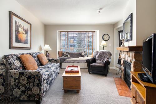 Town Plaza Suites by Golden Dreams in Whistler, Canada