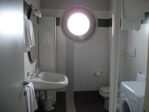 Vista Hotel & Residence