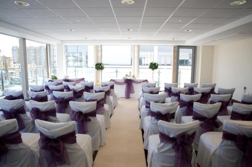Bliss Hotel Southport - image 2