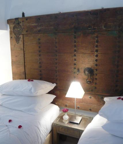 2 twin beds