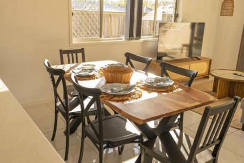 Peaceful Retreat - Spacious Family Home in Yarrabilba perfect for Family or Professionals