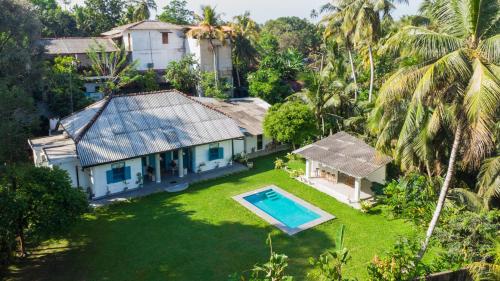 5 bedrooms, 16 beds
