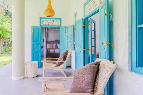Lake House by Unrushed - image 2