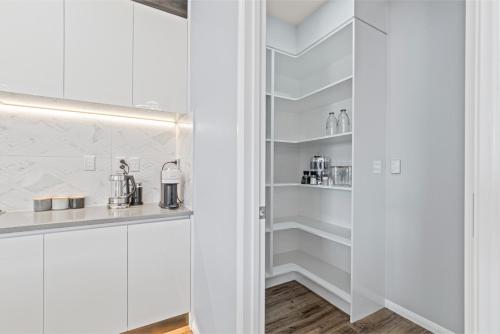 Beach Revival - Clarks Beach Holiday Home