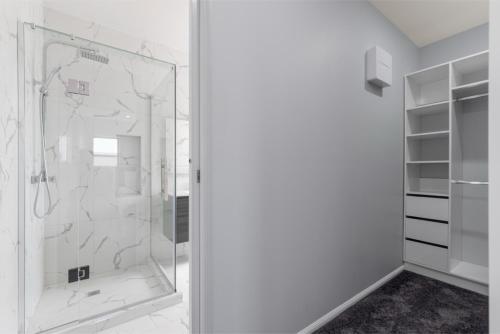 Beach Revival - Clarks Beach Holiday Home