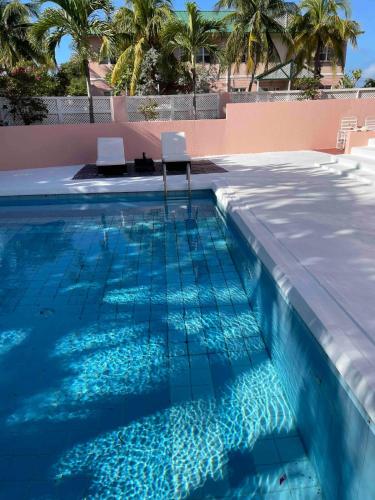 Skats, Seabreeze - 2-Bedroom Apartment Private Oasis in Frigate Bay in Kittian Village