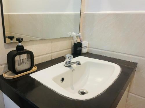Kayong's Inn Room Type - Budget Double Room