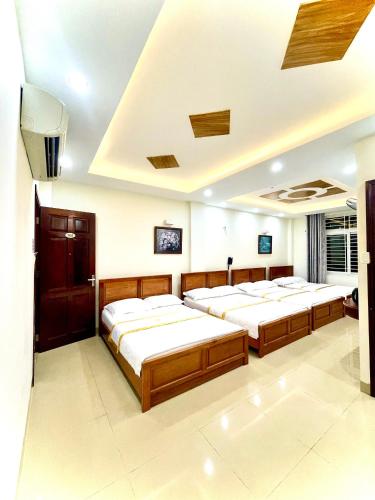 Quadruple Room image 10