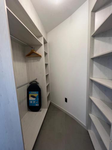 One-Bedroom Apartment image 7
