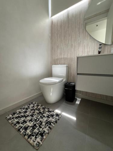One-Bedroom Apartment image 5