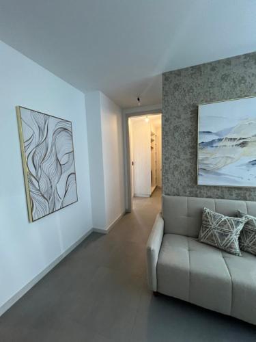 One-Bedroom Apartment image 2