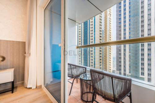 Renovated Unit with Skyscraper Views, Close to JBR Beach, Elite Residence, Dubai Marina by Deluxe Holiday Homes, Дубай (фото 3)