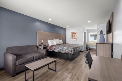 Express Inn & Suites Westwego - image 3