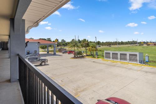 Express Inn & Suites Westwego - 숙소 외관