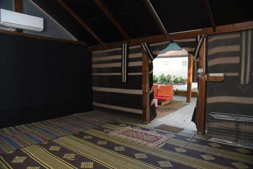 חאן שירת הערבה in Zofar