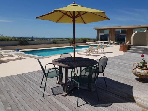 Oceanview Suite in an 6-bedroom luxury villa