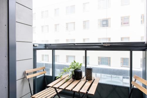 Facilities, Private Flat, Balcony & Spacious Bathroom, Seamless Check in near Bad Bad Boy - Tommi Toija